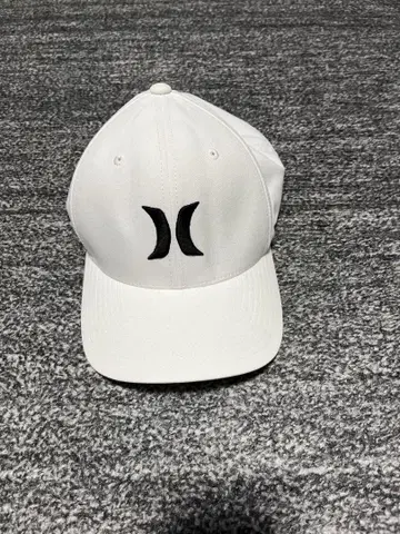 Hurley 화이트 캡 로고