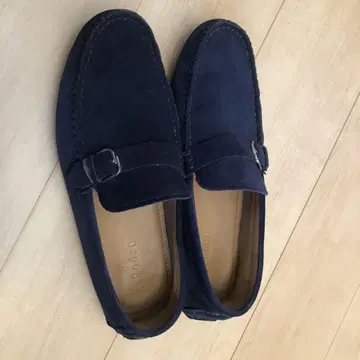 네이비 스웨이드 버클 로퍼