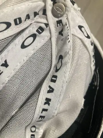 Oakley 메쉬 캡 화이트