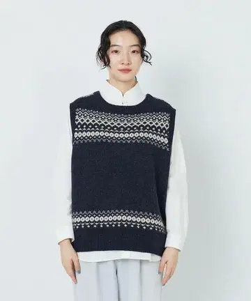 아두이트리스테스 니트 베스트