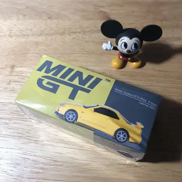 MINIGT No.762 닛산 스카이라인 GT-R ( R34 )