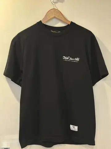 T.A.C script Tee L