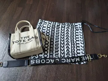 MARC JACOBS 더 토트 백 베이지