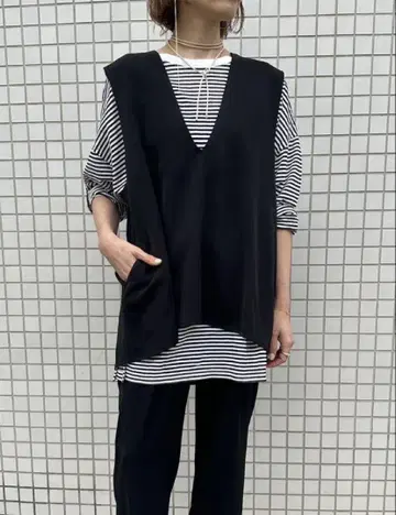 CHIGNON 시뇽 시어 보더론T 상의 시착만 한 상품