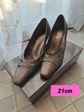 가죽 하이힐 21cm 크로커다일풍 7cm 힐 착용하기 편하고 세련된