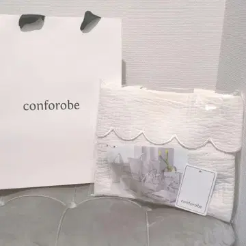 conforobe 화이트 퀼팅 토트백