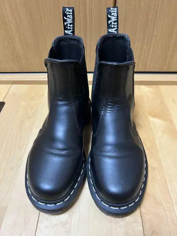 닥터마틴 블랙 화이트 스티치 첼시 부츠