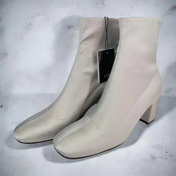 [ 택 포함 ] ZARA 삭스부츠 ( 36 ) 숏부츠 스퀘어토 실버