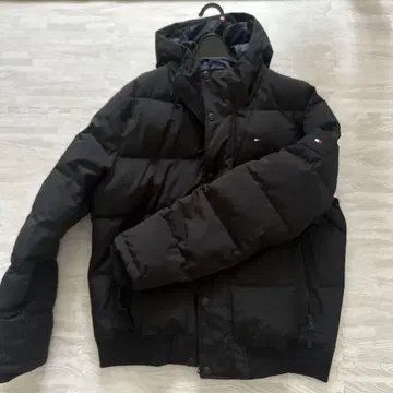 [ 거의 새상품 ] TOMMY HILFIGER 블랙 다운 자켓