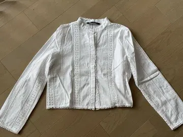 ZARA 화이트 레이스 디테일 긴팔 셔츠