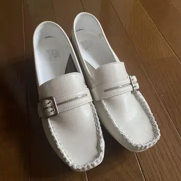 새상품 로퍼 white