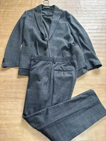 그레이 체크 무늬 캐주얼 수트