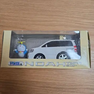 도라에몽 부착 도요타 노아 NOAH 풀백카 미사용 새상품입니다.