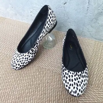 [ 미사용급 ] Clarks 클락스 플랫 펌프스 레오파드 송치 US6