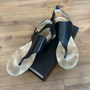 Repetto 블랙 가죽 샌들 39