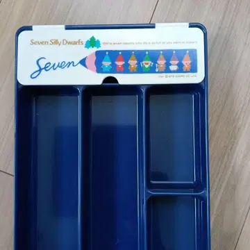 산리오 Seven Silly Dwarfs 문구 케이스