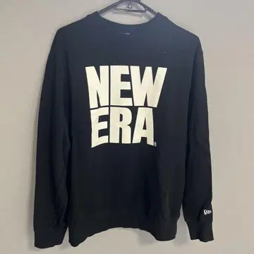 NEW ERA 블랙 맨투맨 L 사이즈