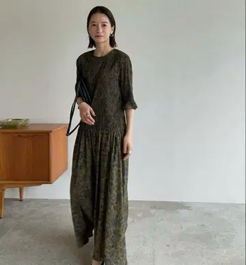 클라네 clane CHINTZ FLOWER PLEAT ONE PIECE