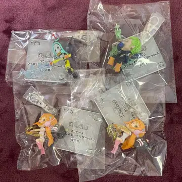 [ 새상품 ] 원피스 피규어 키링 조로 나미 브룩 4종 세트