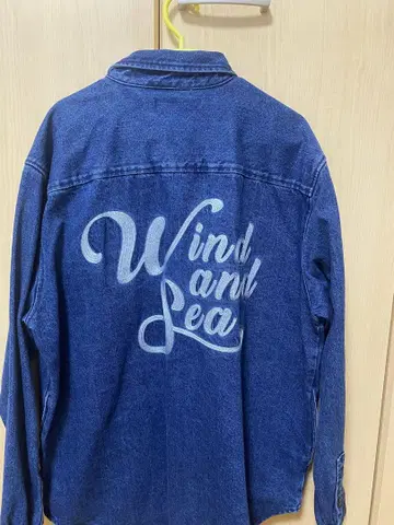 윈드앤씨 Wind and Sea 두께감 있는 데님 셔츠