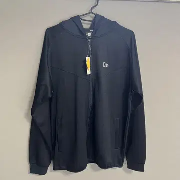 New Era 블랙 집업 자켓