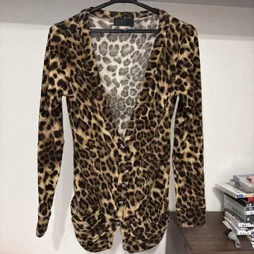 CRYZ 레오파드 무늬 가디건