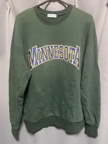 MINNESOTA 로고 그린 컬러 맨투맨