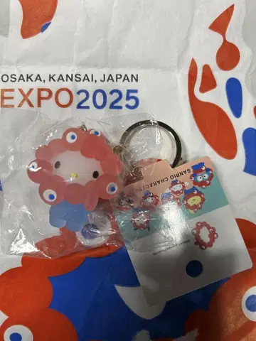 간사이 만박 헬로키티 클리어 컬러 입체 키링  산리오 미야쿠미야쿠
