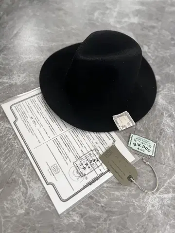The h.w.dog&co 트래블러스 햇