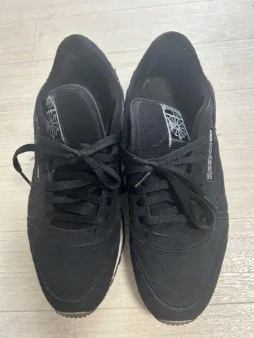 Reebok 스니커즈 CLASSIC LEATHER (블랙) 29cm