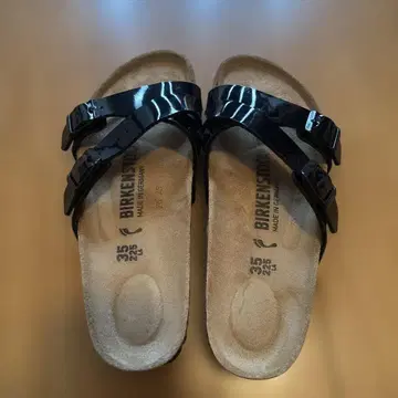 새상품급 BIRKENSTOCK 블랙 샌들 35