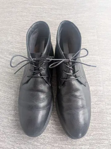Clarks 가죽 처카 부츠 블랙