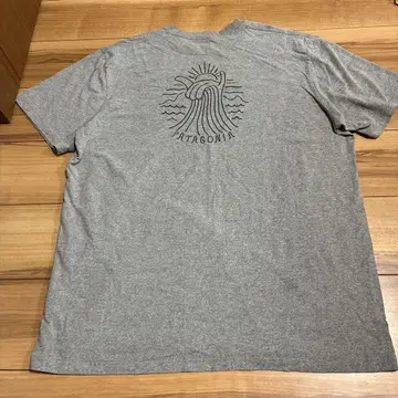 patagonia 파타고니아 p6 그레이 t셔츠 XL 사이즈