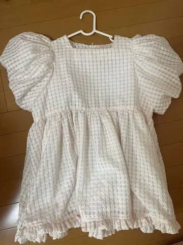 체크 무늬 프릴 달린 튜닉 반팔