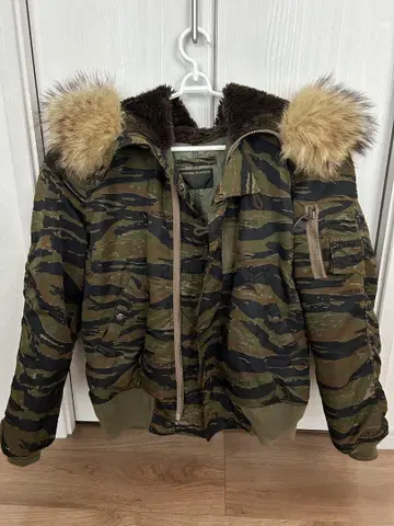 카모 패턴 퍼 포함 밀리터리 자켓