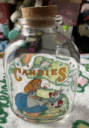 앨리스 작은 병 유리병 아주 귀여워요.