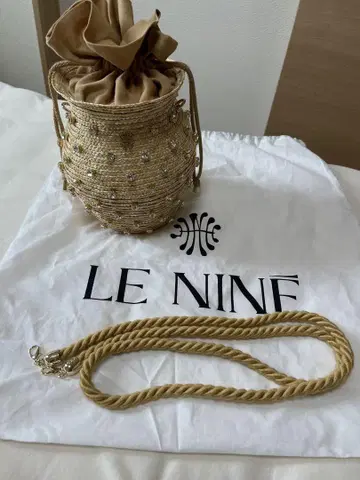 [ Tomorrowland ] LE NINE 비즈 장식 숄더백