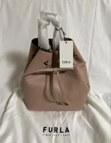 FURLA 핑크 복조리형 숄더백 미사용품. 편하게 문의해주세요.