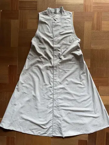 요건 레일 롱 드레스