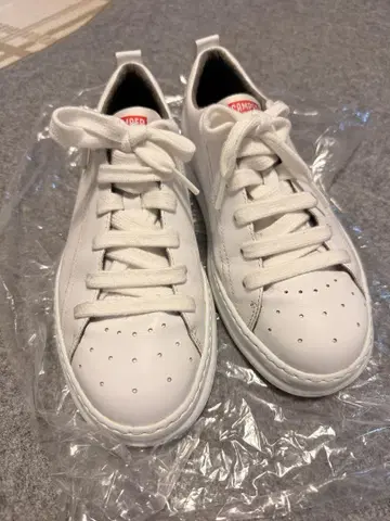 캠퍼 본가죽 화이트 스니커즈 26cm