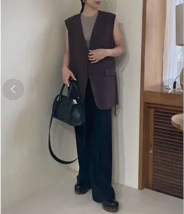 함께 벨트가 달린 오버 사이즈 노카라 베스트