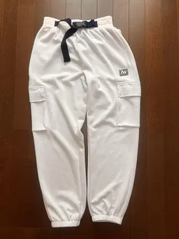 ZUMBA 화이트 카고 팬츠