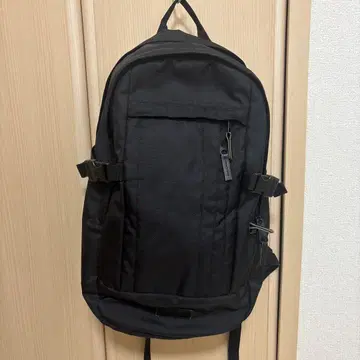 EASTPAK 블랙 럭색/백팩