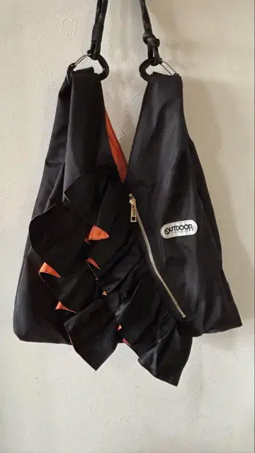 risley OUTDOOR 프릴 토트백 Triangle bag