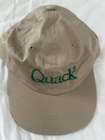 Quack 베이지 캡 스냅백