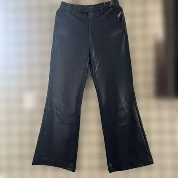 소에르테 인조 가죽 플레어 팬츠