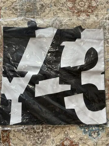 Y-3 GIFT BAG 블랙 토트백