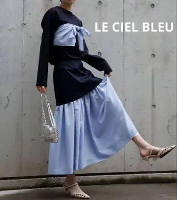 새상품급 LE CIEL BLUE 루쉘블루 티셔츠 상의 스카프