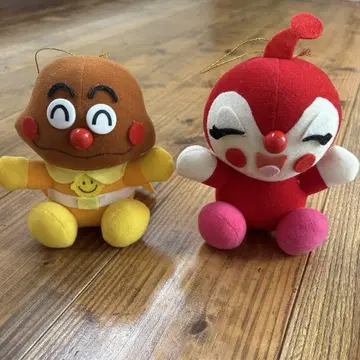 호빵맨의 사이좋은 마스코트 짤랑이와 카레빵맨