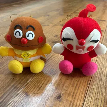 호빵맨의 사이좋은 마스코트 짤랑이와 카레빵맨